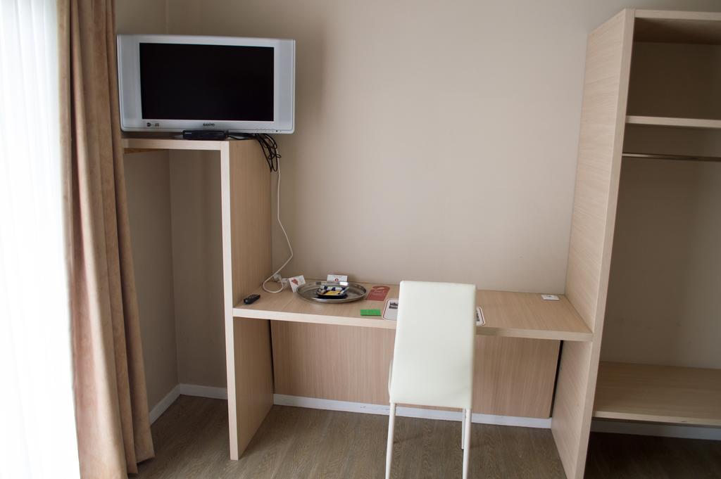 Budget Flats Bryssel Exteriör bild